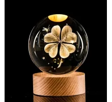 Ahşap Altlıklı Işıklı Yonca Tasarımlı Cam Küre