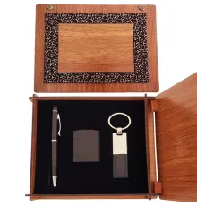 Ahşap Kutulu Siyah Kalem Anahtarlık ve Mat Çakmak