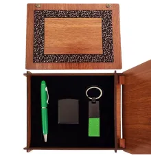 Ahşap Kutulu Yeşil Kalem Anahtarlık ve Çakmak Seti