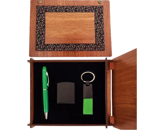 Ahşap Kutulu Yeşil Kalem Anahtarlık ve Çakmak Seti