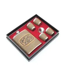 Derili 4 Bardaklı İçki Matara Seti