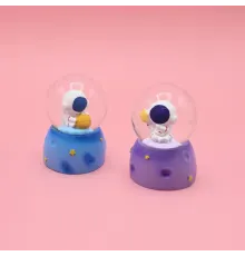 Işıklı Mini Sevimli Astronot Kar Küresi 1 Adet
