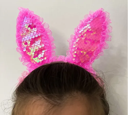 Kenarları Dantelli Fuşya Pullu Payetli Led Işıklı Tavşan Kulak Taç 23x19 cm