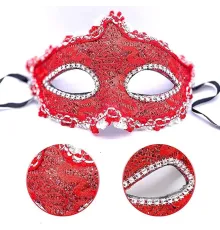 Kırmızı Renk Gözler Kristal Taşlı Dantelli Parti Maskesi 11x17 cm