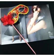 Lüks Taşlı Saplı Maskeli Balo Maskesi Kırmızı Renk 35 cm