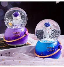 Orta Boy Astronot Tasarımlı Kar Küresi 1 Adet