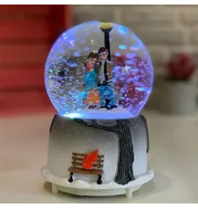 Orta Boy Sokak Lambalı Sevimli Çiftler Kar Küresi