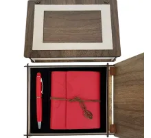 Özel Ahşap Kutulu Kırmızı Deri Defter ve Kalem Set
