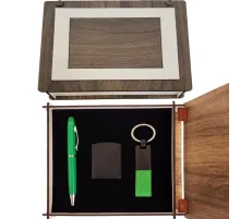 Özel Ahşap Kutulu Yeşil Anahtarlık Kalem ve Çakmak Set