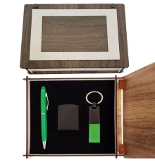 Özel Ahşap Kutulu Yeşil Anahtarlık Kalem ve Çakmak Set