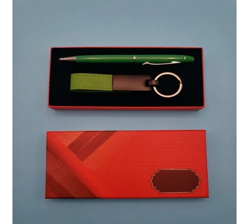 Yeşil Kalem Ve Anahtarlık