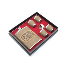 Derili 4 Bardaklı İçki Matara Seti