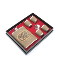 Derili 4 Bardaklı İçki Matara Seti