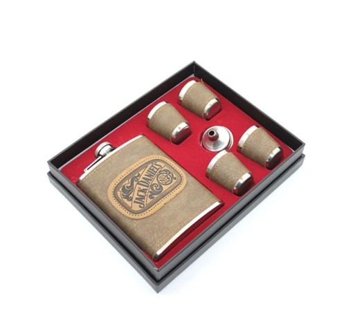 Derili 4 Bardaklı İçki Matara Seti