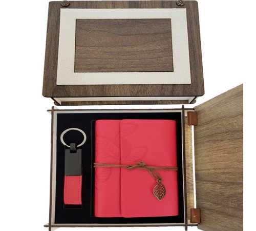 Özel Ahşap Kutulu Kırmızı Deri Defter ve Anahtarlık Set
