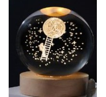 Dekoratif Merdiven Astronot Tasarımlı Ahşap altlıklı Işıklı Cam Küre Büyük Boy Cam:8cm Ahşap:2cm