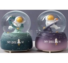 Astronot Kar Küresi Orta Boy WY20K23