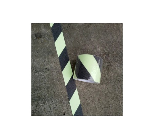 Fosforlu Kaydırmaz Bant 50mmx25mt Çapraz Yeşil Fosforlu Merdiven Bandı 50mm